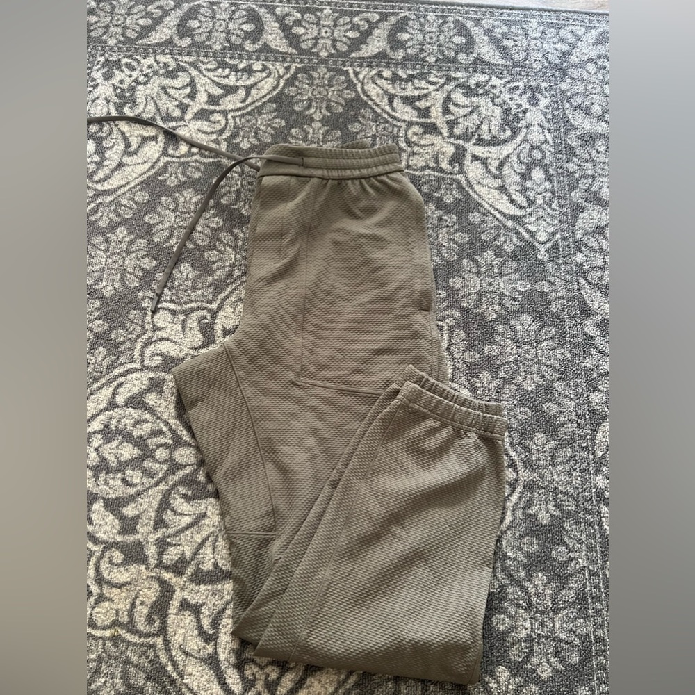 Lululemon jogger 30” inseam (new w/o tags)